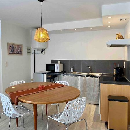 Accueillant Petit T2 Coeur De Centre Ville Лезиньян-Корбьер Экстерьер фото